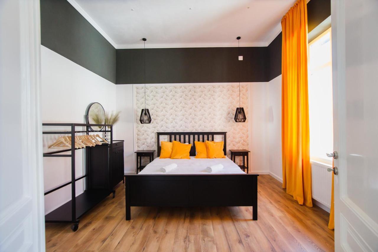 Super Central Spacious Apartment Nagyvárad Kültér fotó